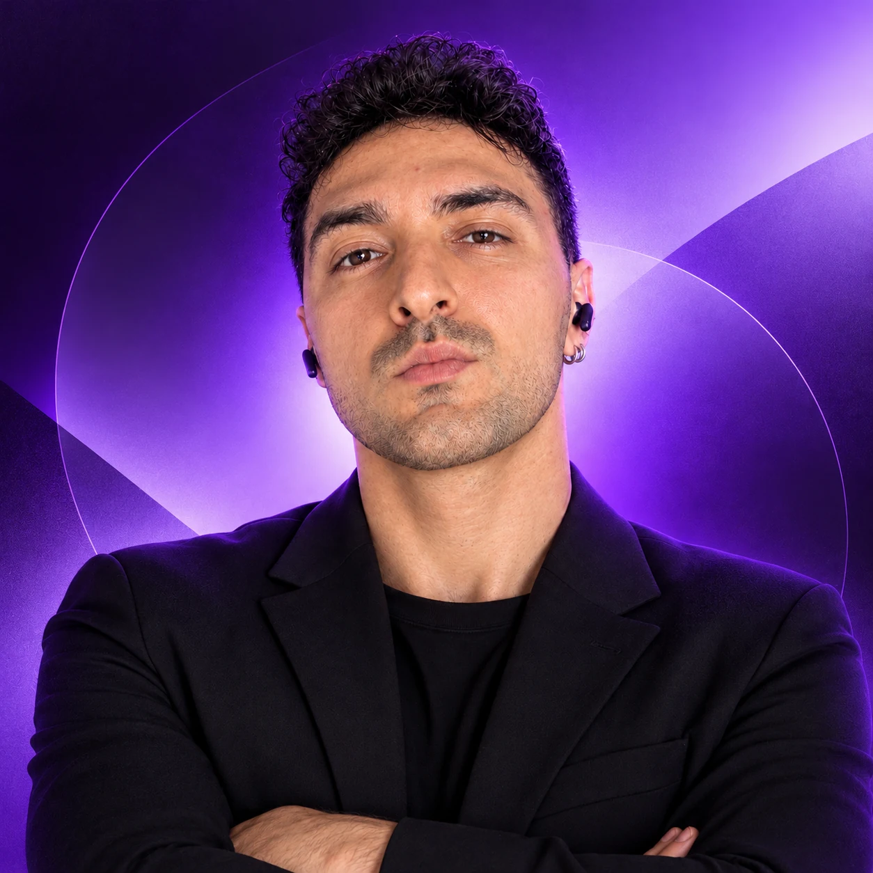 Antonio Fagiolino with violet branded editorial background